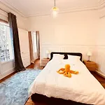 Charming 4-Room Flat Near Eiffel Tower-8People-2 Bedrooms