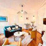 Charming 4-Room Flat Near Eiffel Tower-8People-2 Bedrooms